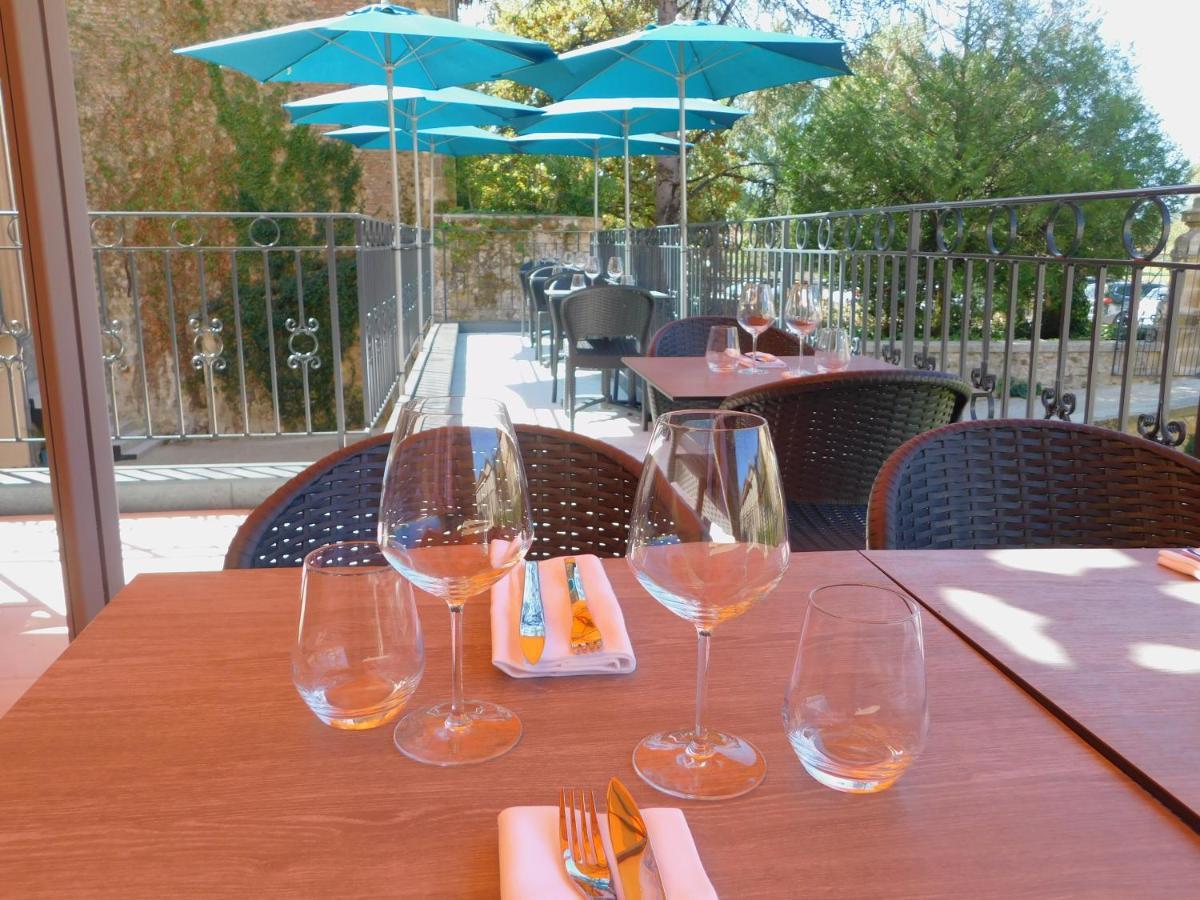 Hotel-Restaurant Des Augustins แซงต์-ซีเพรียง ภายนอก รูปภาพ