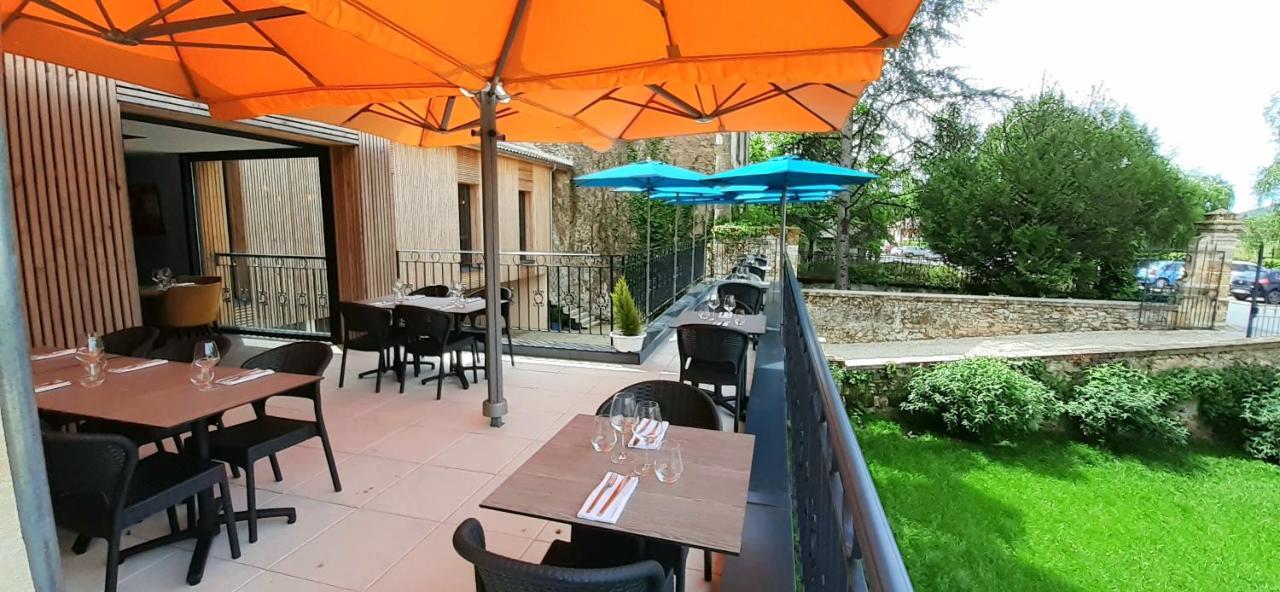 Hotel-Restaurant Des Augustins แซงต์-ซีเพรียง ภายนอก รูปภาพ