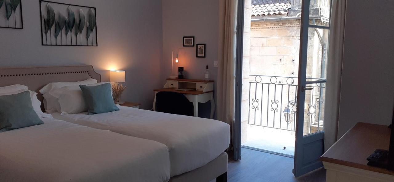 Hotel-Restaurant Des Augustins แซงต์-ซีเพรียง ภายนอก รูปภาพ