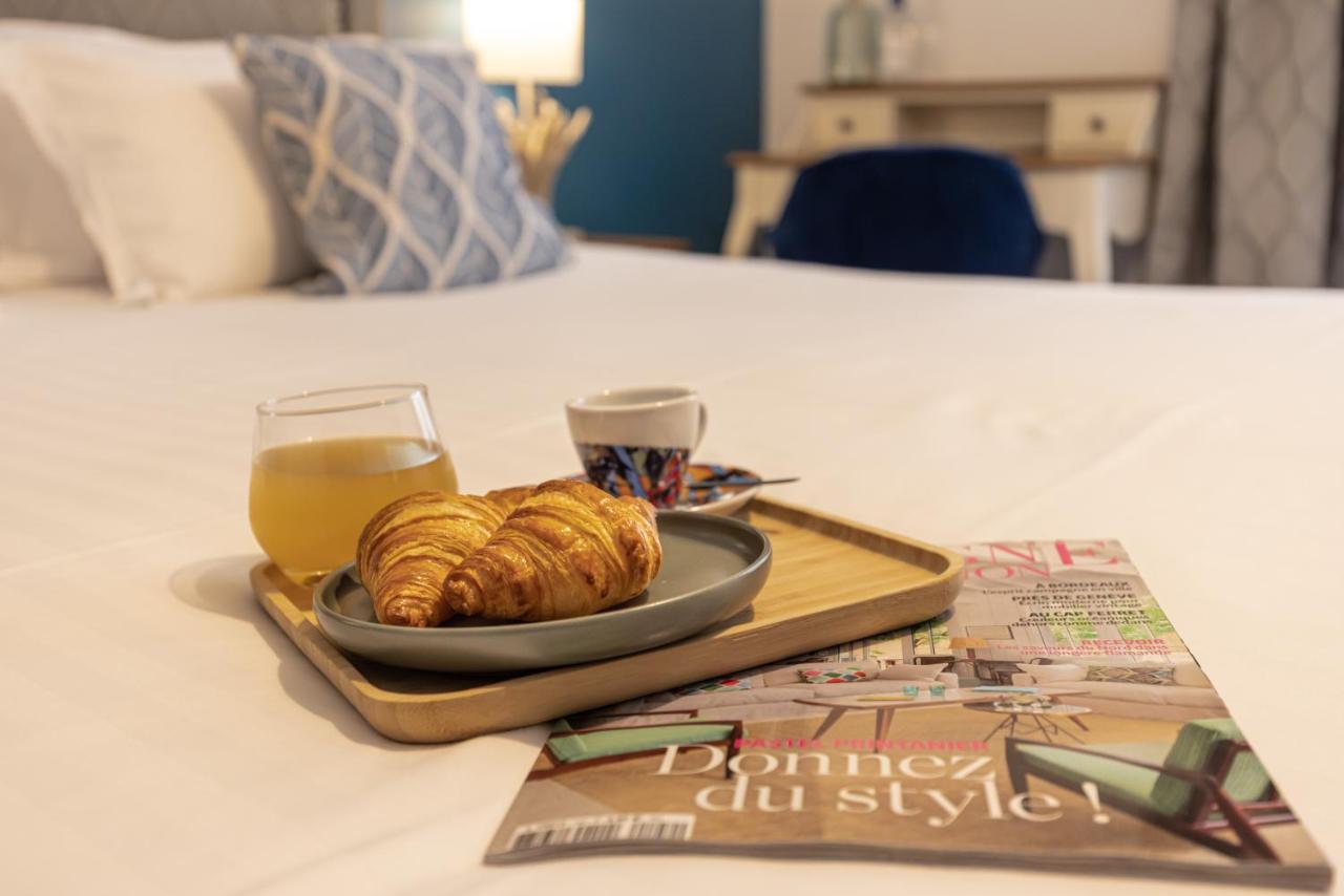 Hotel-Restaurant Des Augustins แซงต์-ซีเพรียง ภายนอก รูปภาพ