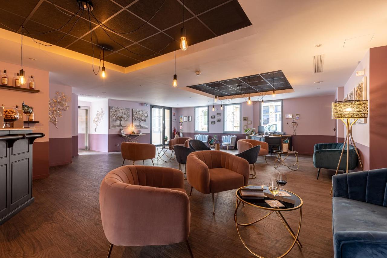 Hotel-Restaurant Des Augustins แซงต์-ซีเพรียง ภายนอก รูปภาพ