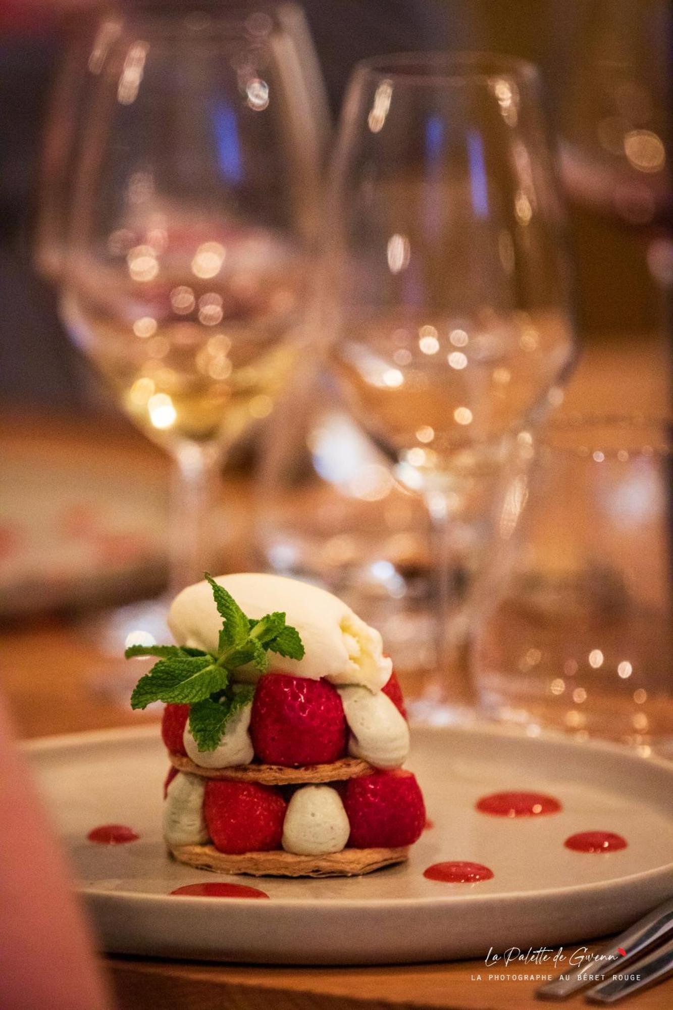 Hotel-Restaurant Des Augustins แซงต์-ซีเพรียง ภายนอก รูปภาพ